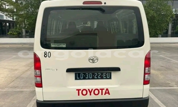 Buy Used Toyota Hiace White Car in Luanda in Luanda Province Buy Used Toyota Hiace White Car in Luanda in Luanda Province