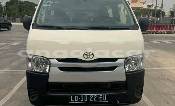 Buy Used Toyota Hiace White Car in Luanda in Luanda Province Buy Used Toyota Hiace White Car in Luanda in Luanda Province