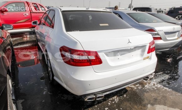 Comprar Importar Mercedes-Benz 200 Branco Carro em Import - Dubai em Bengo Province Comprar Importar Mercedes-Benz 200 Branco Carro em Import - Dubai em Bengo Province