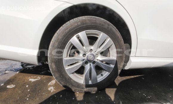 Comprar Importar Mercedes-Benz 200 Branco Carro em Import - Dubai em Bengo Province Comprar Importar Mercedes-Benz 200 Branco Carro em Import - Dubai em Bengo Province