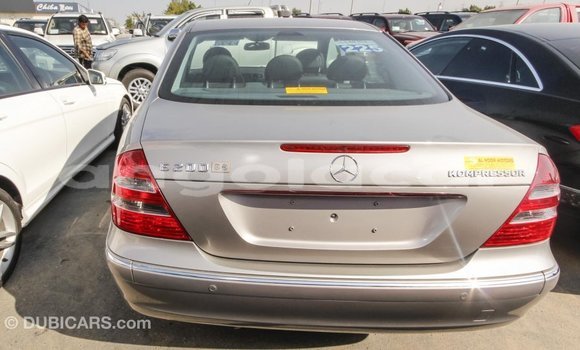 Comprar Importar Mercedes-Benz 200 Outro Carro em Import - Dubai em Bengo Province Comprar Importar Mercedes-Benz 200 Outro Carro em Import - Dubai em Bengo Province
