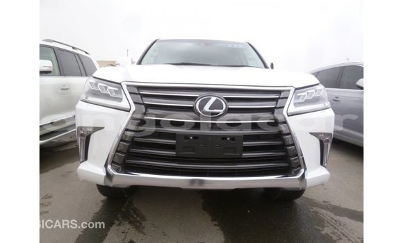 Comprar Importar Lexus LX Branco Carro em Import - Dubai em Bengo Province Comprar Importar Lexus LX Branco Carro em Import - Dubai em Bengo Province