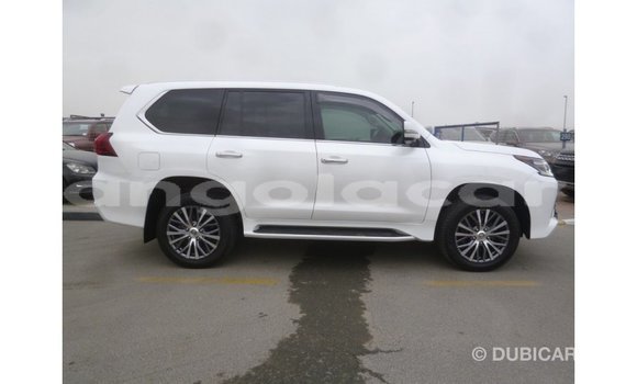 Comprar Importar Lexus LX Branco Carro em Import - Dubai em Bengo Province Comprar Importar Lexus LX Branco Carro em Import - Dubai em Bengo Province