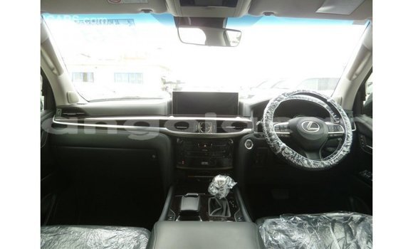 Comprar Importar Lexus LX Branco Carro em Import - Dubai em Bengo Province Comprar Importar Lexus LX Branco Carro em Import - Dubai em Bengo Province