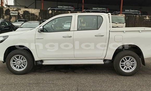 Buy Used Toyota Hilux White Car in Luanda in Luanda Province Buy Used Toyota Hilux White Car in Luanda in Luanda Province