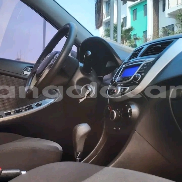 Big with watermark hyundai accent luanda province luanda 38962