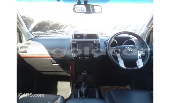 Comprar Importar Toyota Prado Branco Carro em Import - Dubai em Bengo Province Comprar Importar Toyota Prado Branco Carro em Import - Dubai em Bengo Province