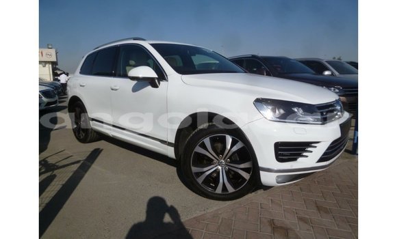 Acheter Import Voiture Volkswagen Touareg Blanc à Import - Dubai, Province de Bengo