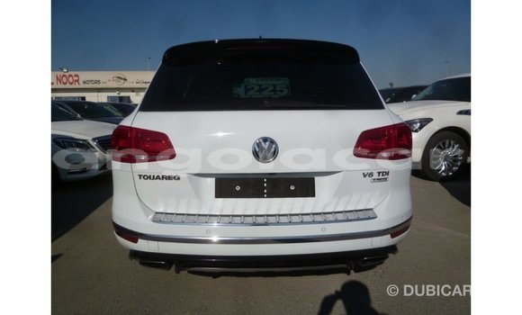 Acheter Import Voiture Volkswagen Touareg Blanc à Import - Dubai, Province de Bengo Acheter Import Voiture Volkswagen Touareg Blanc à Import - Dubai, Province de Bengo