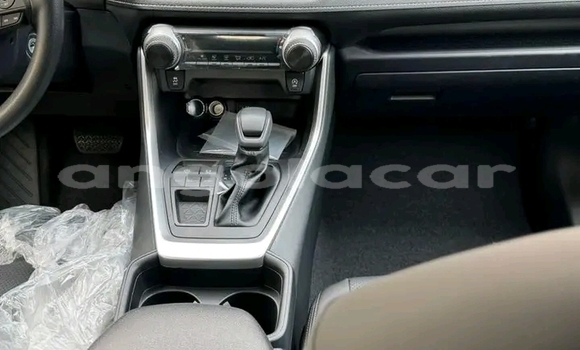 Comprar Usado Toyota RAV4 Branco Carro em Luanda em Luanda Province Comprar Usado Toyota RAV4 Branco Carro em Luanda em Luanda Province