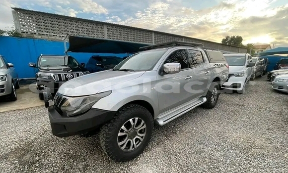 Buy Used Mitsubishi L200 Silver Car in Luanda in Luanda Province Buy Used Mitsubishi L200 Silver Car in Luanda in Luanda Province
