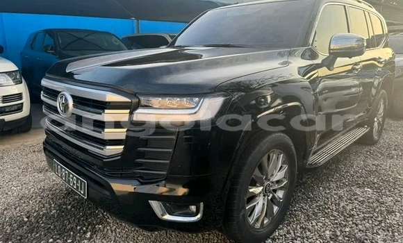 Buy Used Toyota Land Cruiser Black Car in Luanda in Luanda Province