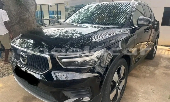 Buy Used Volvo XC40 Black Car in Luanda in Luanda Province