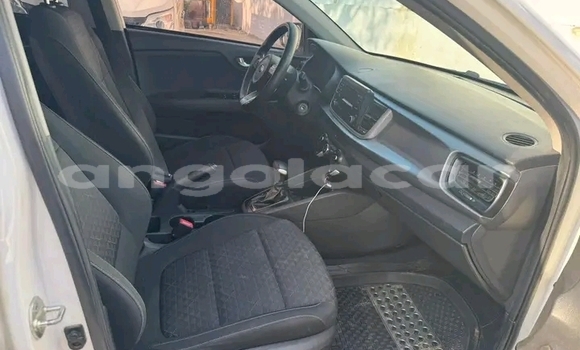 Acheter Occasion Voiture Kia rio Blanc à Luanda, Province de Luanda Acheter Occasion Voiture Kia rio Blanc à Luanda, Province de Luanda