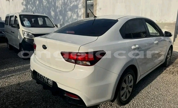 Acheter Occasion Voiture Kia rio Blanc à Luanda, Province de Luanda Acheter Occasion Voiture Kia rio Blanc à Luanda, Province de Luanda
