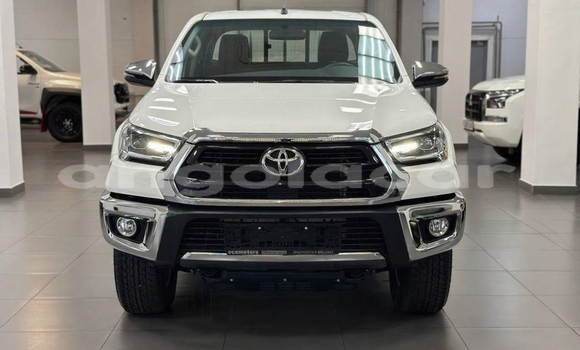 Buy New Toyota Hilux White Car in Luanda in Luanda Province Buy New Toyota Hilux White Car in Luanda in Luanda Province