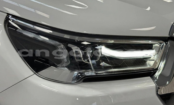 Buy New Toyota Hilux White Car in Luanda in Luanda Province Buy New Toyota Hilux White Car in Luanda in Luanda Province