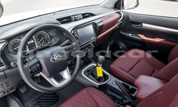 Buy New Toyota Hilux White Car in Luanda in Luanda Province Buy New Toyota Hilux White Car in Luanda in Luanda Province
