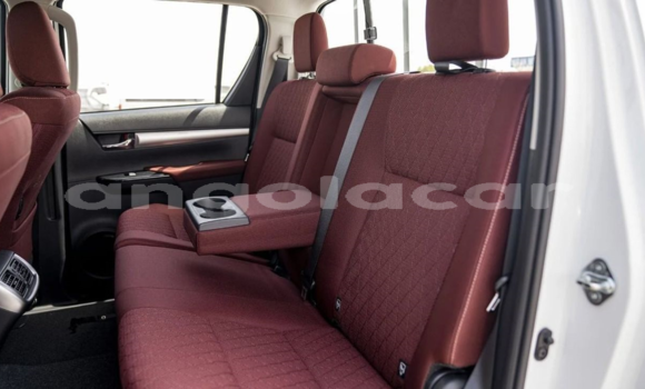 Buy New Toyota Hilux White Car in Luanda in Luanda Province Buy New Toyota Hilux White Car in Luanda in Luanda Province
