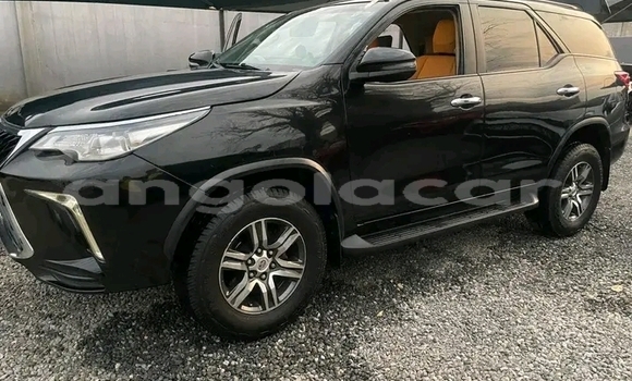 Comprar Usado Toyota Fortuner Preto Carro em Luanda em Luanda Province