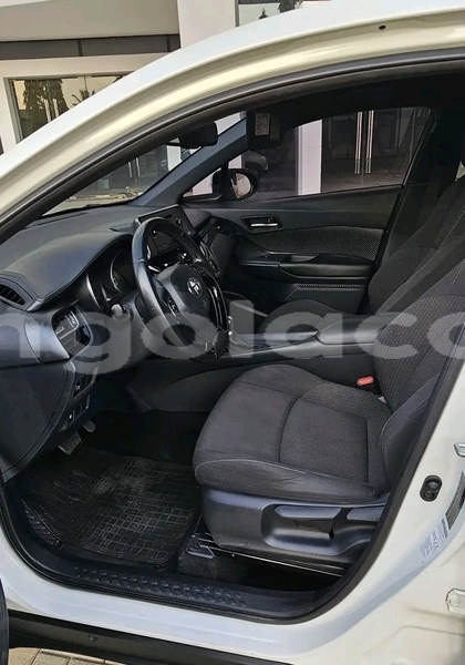 Big with watermark toyota c hr luanda province luanda 39231
