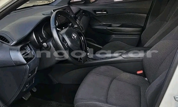 Comprar Usado Toyota C-HR Branco Carro em Luanda em Luanda Province Comprar Usado Toyota C-HR Branco Carro em Luanda em Luanda Province