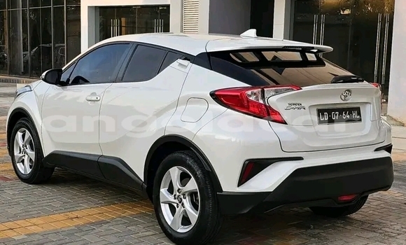 Comprar Usado Toyota C-HR Branco Carro em Luanda em Luanda Province Comprar Usado Toyota C-HR Branco Carro em Luanda em Luanda Province