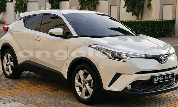 Comprar Usado Toyota C-HR Branco Carro em Luanda em Luanda Province Comprar Usado Toyota C-HR Branco Carro em Luanda em Luanda Province