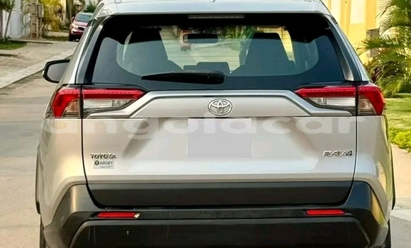 Comprar Usado Toyota RAV4 Bege Carro em Luanda em Luanda Province Comprar Usado Toyota RAV4 Bege Carro em Luanda em Luanda Province