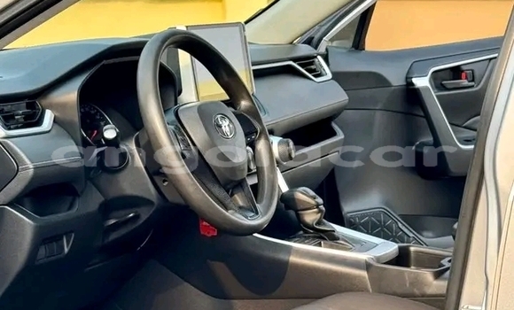 Comprar Usado Toyota RAV4 Bege Carro em Luanda em Luanda Province Comprar Usado Toyota RAV4 Bege Carro em Luanda em Luanda Province