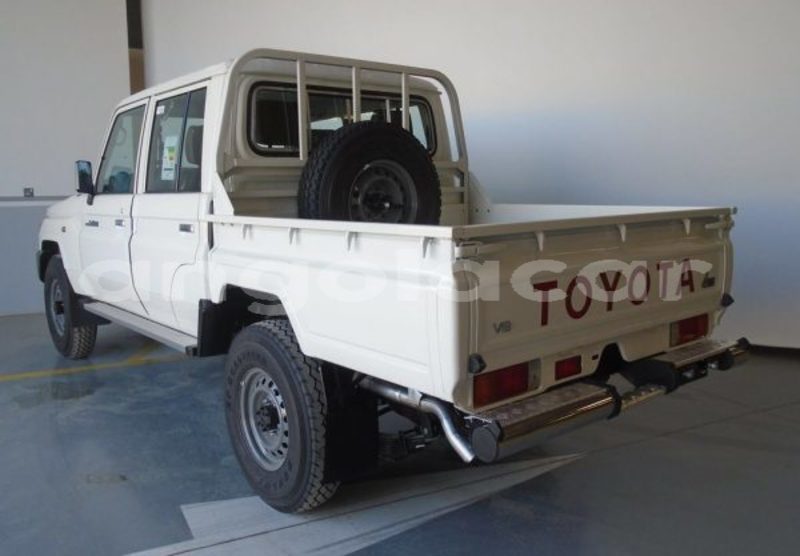 Big with watermark toyota land cruiser luanda province luanda 39259