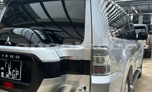 Comprar Usado Mitsubishi Pajero Outro Carro em Luanda em Luanda Province Comprar Usado Mitsubishi Pajero Outro Carro em Luanda em Luanda Province