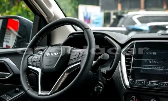 Comprar Novo Isuzu Adventure Bege Carro em Luanda em Luanda Province Comprar Novo Isuzu Adventure Bege Carro em Luanda em Luanda Province
