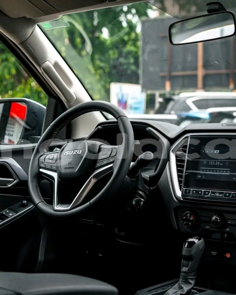 Big with watermark isuzu adventure luanda province luanda 39272