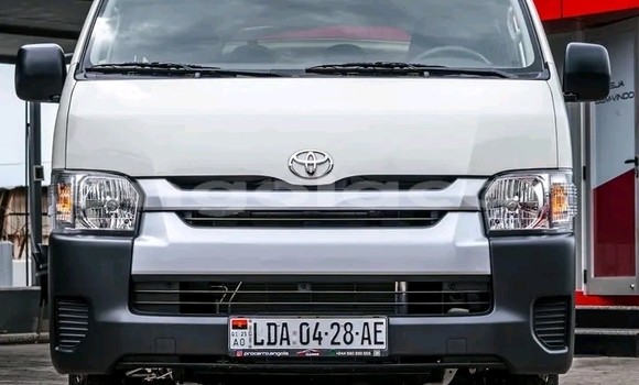 Comprar Novo Toyota Grand HiAce Branco Carro em Luanda em Luanda Province Comprar Novo Toyota Grand HiAce Branco Carro em Luanda em Luanda Province