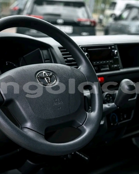 Big with watermark toyota grand hiace luanda province luanda 39273