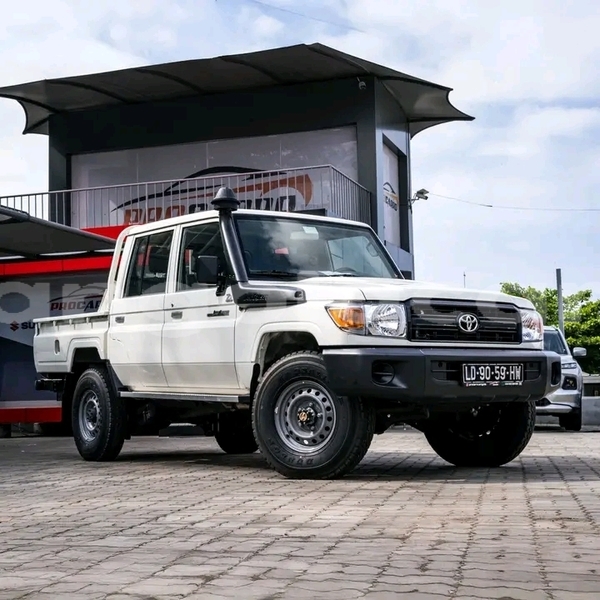 Big with watermark toyota land cruiser luanda province luanda 39283