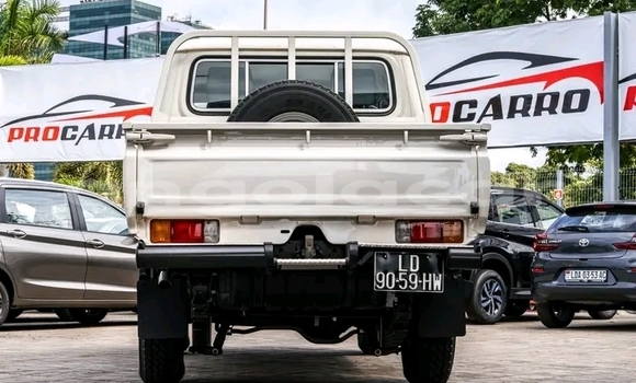 Buy New Toyota Land Cruiser White Car in Luanda in Luanda Province Buy New Toyota Land Cruiser White Car in Luanda in Luanda Province