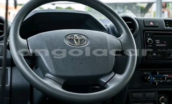 Buy New Toyota Land Cruiser White Car in Luanda in Luanda Province Buy New Toyota Land Cruiser White Car in Luanda in Luanda Province