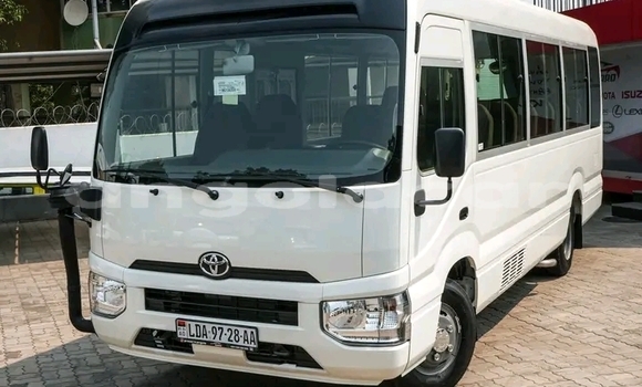 Comprar Novo Toyota Coaster Branco Carro em Luanda em Luanda Province Comprar Novo Toyota Coaster Branco Carro em Luanda em Luanda Province