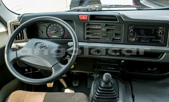 Comprar Novo Toyota Coaster Branco Carro em Luanda em Luanda Province Comprar Novo Toyota Coaster Branco Carro em Luanda em Luanda Province