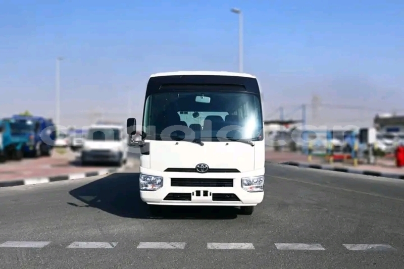 Big with watermark toyota coaster luanda province luanda 39298