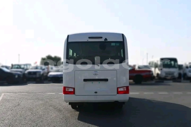 Big with watermark toyota coaster luanda province luanda 39298