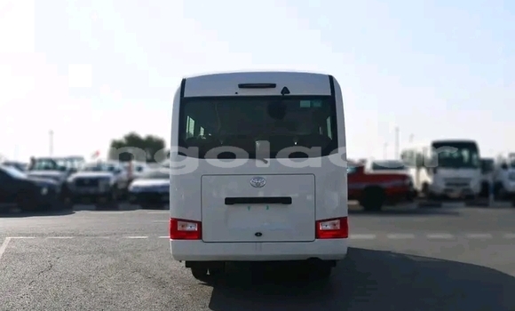 Comprar Novo Toyota Coaster Branco Carro em Luanda em Luanda Province Comprar Novo Toyota Coaster Branco Carro em Luanda em Luanda Province