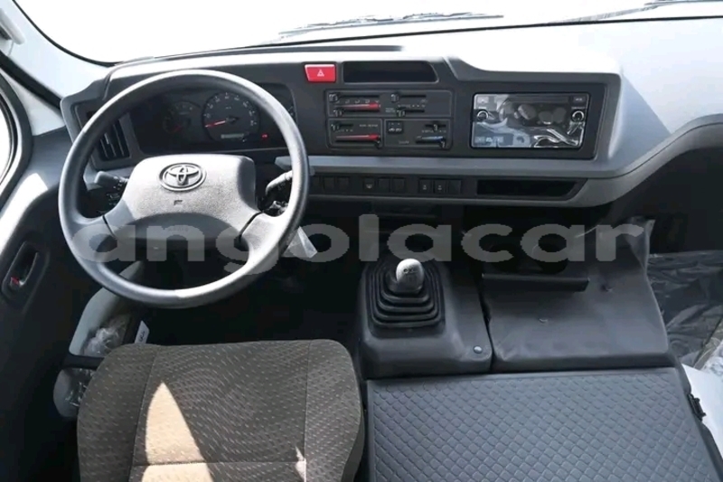Big with watermark toyota coaster luanda province luanda 39298