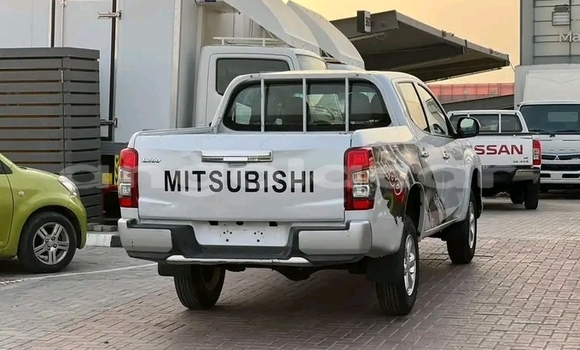 Comprar Novo Mitsubishi L200 Branco Carro em Luanda em Luanda Province Comprar Novo Mitsubishi L200 Branco Carro em Luanda em Luanda Province