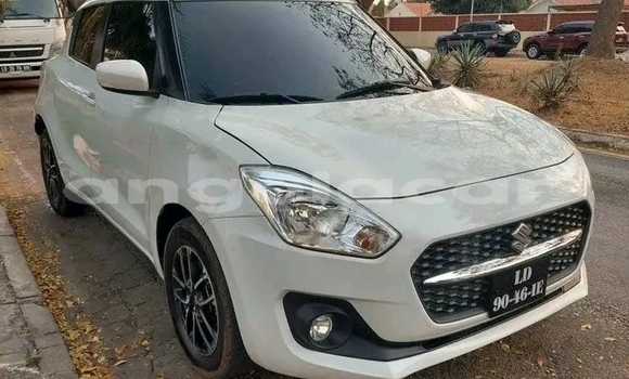 Comprar Usado Suzuki Swift Branco Carro em Luanda em Luanda Province