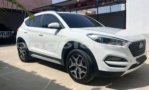 Buy Used Hyundai Tucson White Car in Luanda in Luanda Province