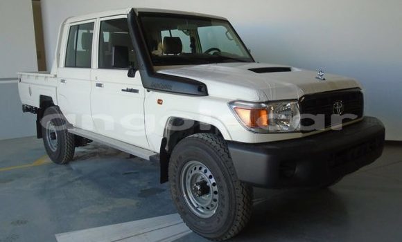 Comprar Usado Toyota Pickup Branco Carro em Luanda em Luanda Province