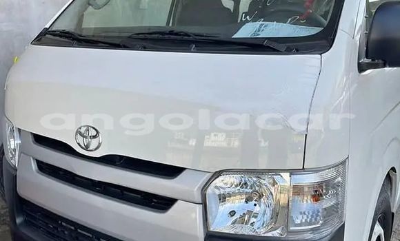 Comprar Usado Toyota Hiace Branco Carro em Luanda em Luanda Province